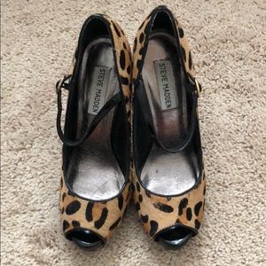 Steve Madden Leopard print pumps size 7